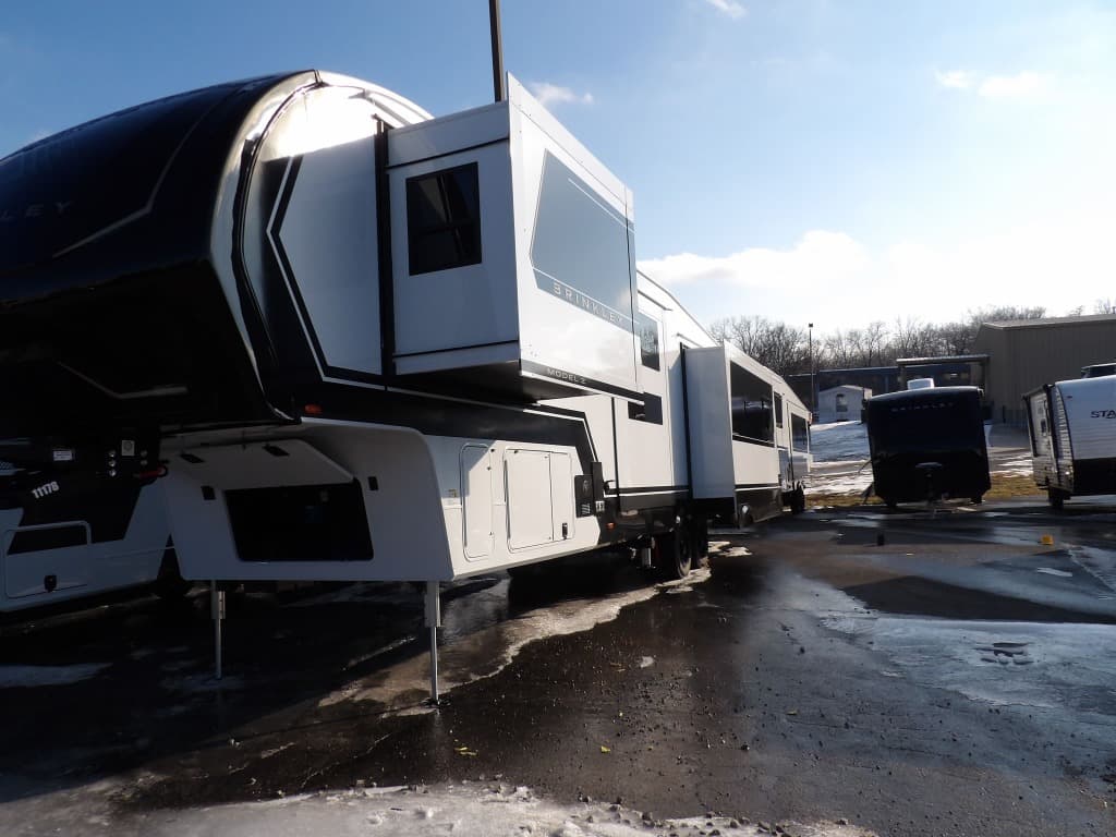 2026 Brinkley RV 2026 Brinkley RV Model Z - thumbnail 3