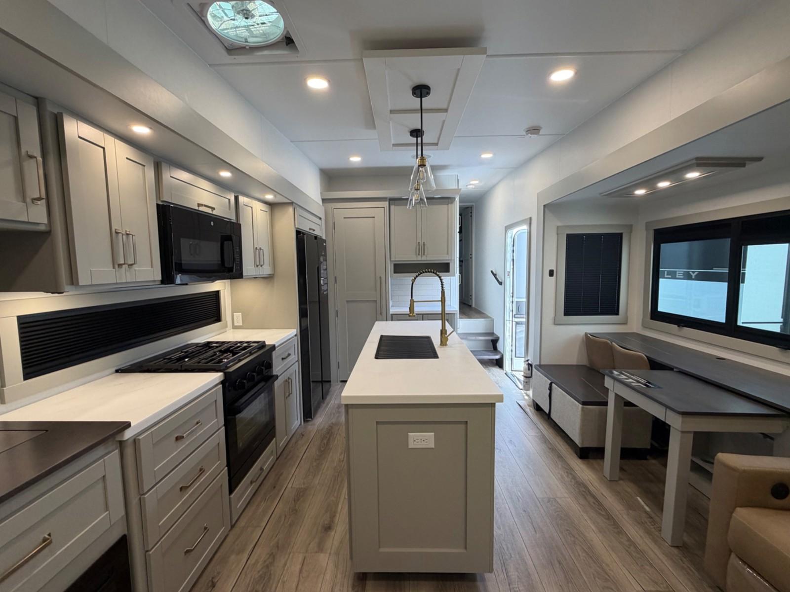 2026 Brinkley RV 2026 Brinkley RV Model Z - thumbnail 9