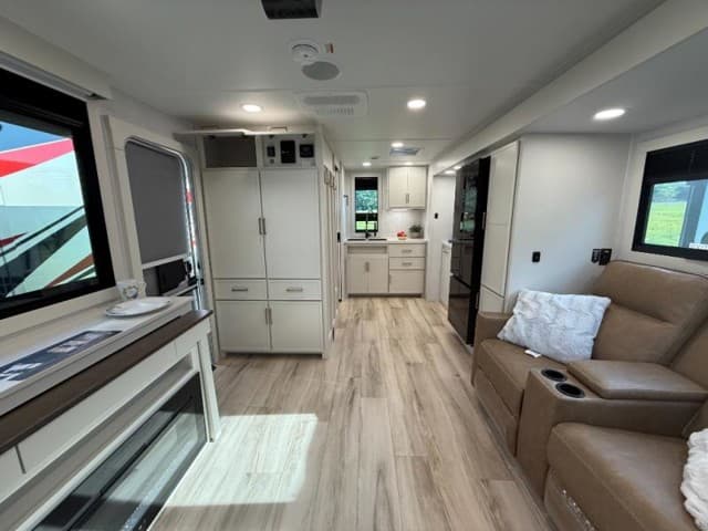 2026 Brinkley RV 2026 Brinkley RV Model I - thumbnail 5