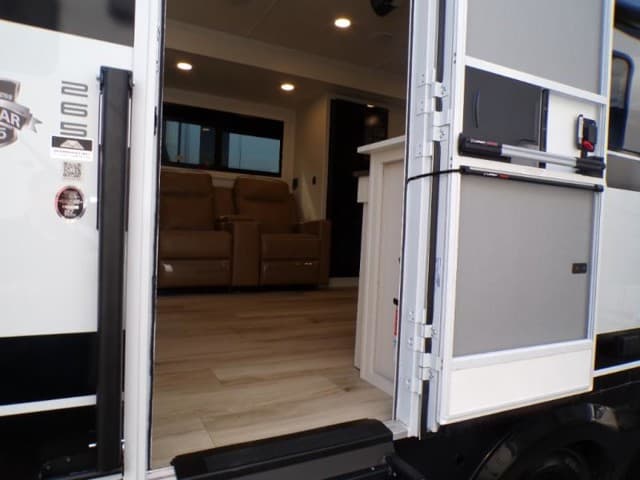 2026 Brinkley RV 2026 Brinkley RV Model I - thumbnail 10