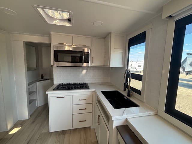 2026 Brinkley RV 2026 Brinkley RV Model I - thumbnail 10