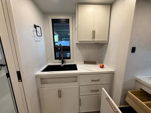 2026 Brinkley RV 2026 Brinkley RV Model I - thumbnail 11