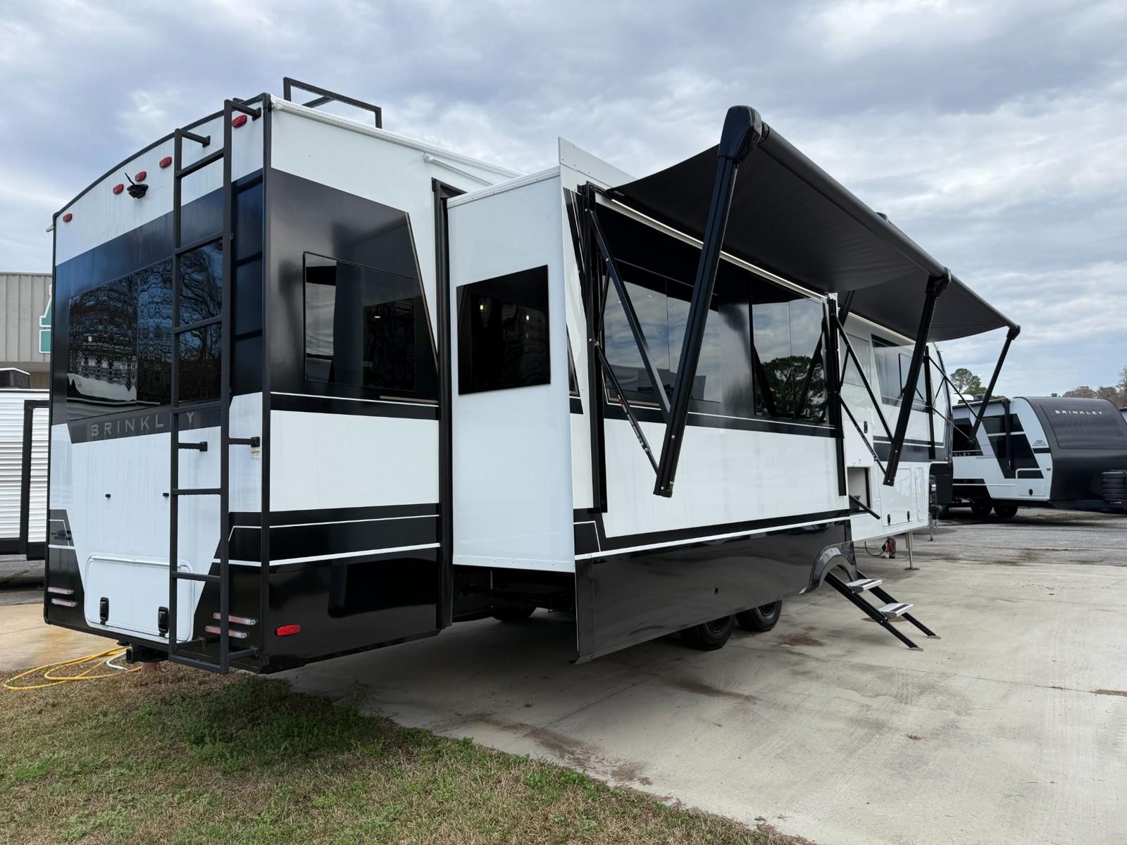 2026 Brinkley 2026 Brinkley Model Z - thumbnail 49