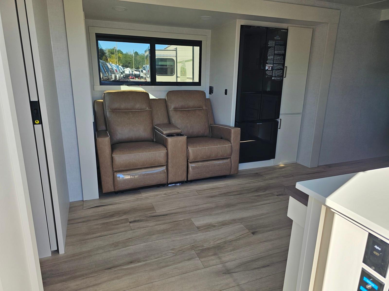 2026 Brinkley RV 2026 Brinkley RV Model I - thumbnail 11