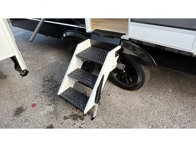 2026 Brinkley RV 2026 Brinkley RV Model I - thumbnail 9