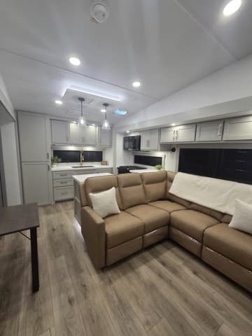 2026 Brinkley RV 2026 Brinkley RV Model Z - thumbnail 6