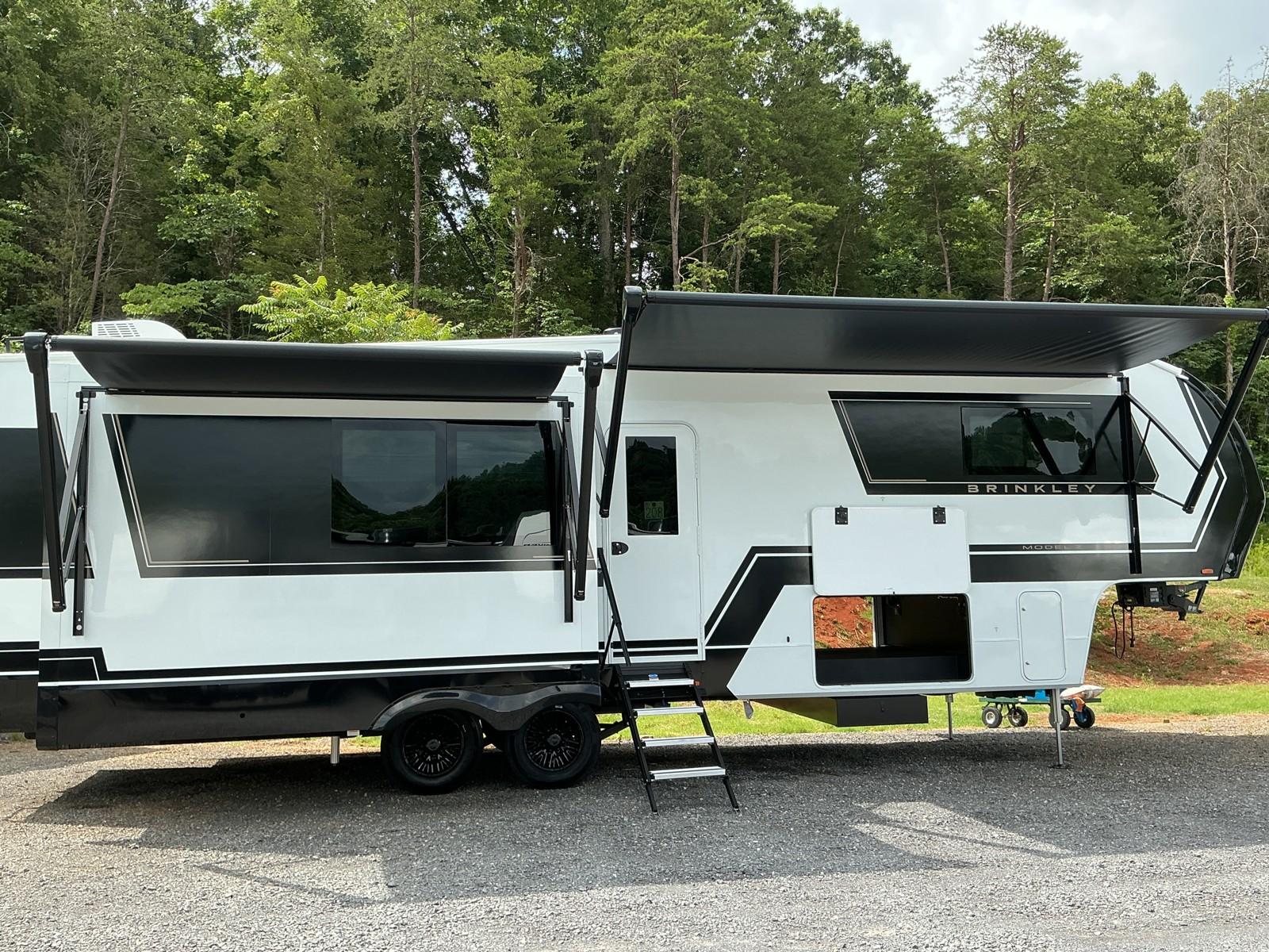 2026 Brinkley 2026 Brinkley Model Z - thumbnail 27
