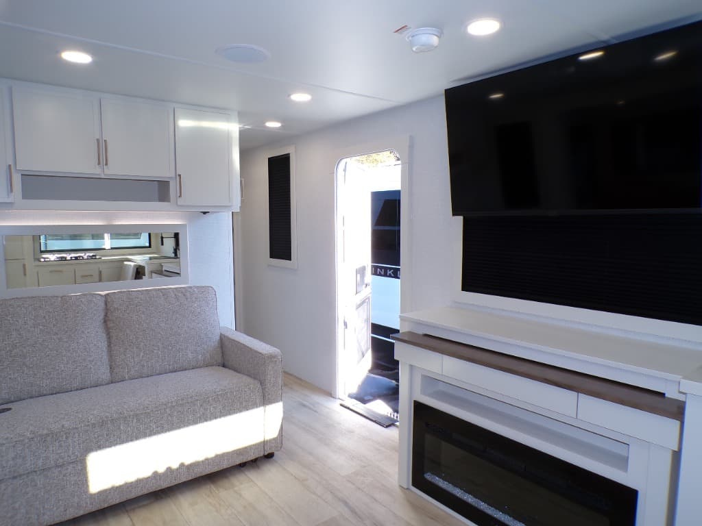 2026 Brinkley RV 2026 Brinkley RV Model I - thumbnail 10