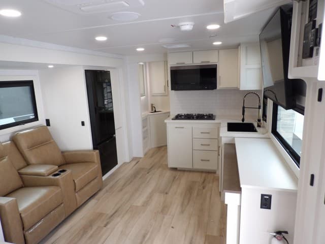 2026 Brinkley RV 2026 Brinkley RV Model I - thumbnail 8