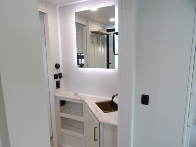 2026 Brinkley RV 2026 Brinkley RV Model I - thumbnail 13