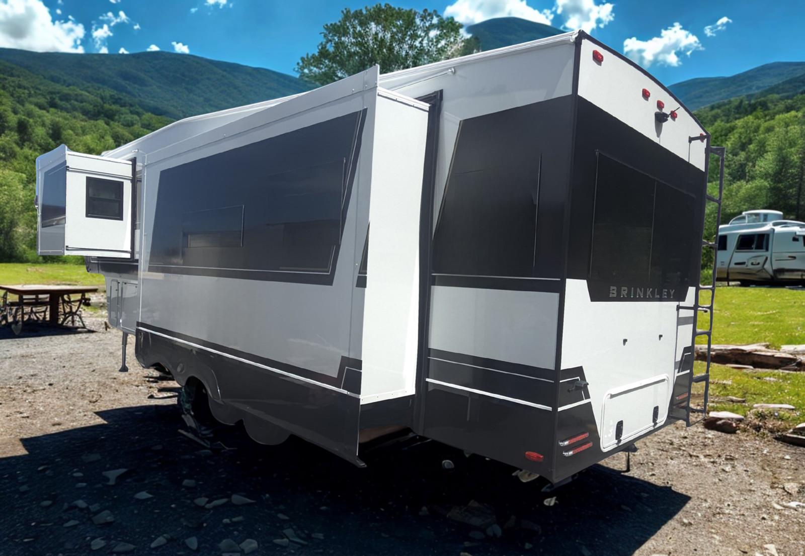 2026 Brinkley 2026 Brinkley Model Z - thumbnail 5