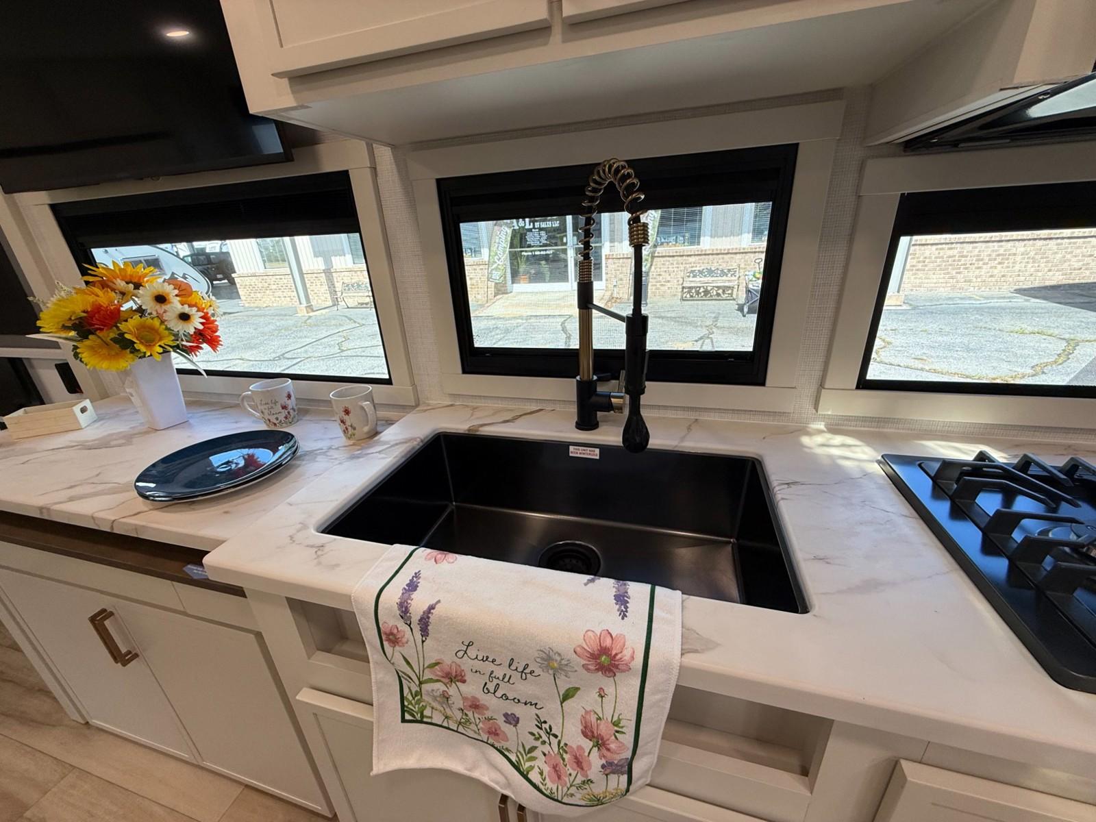 2026 Brinkley RV 2026 Brinkley RV Model IX - thumbnail 12