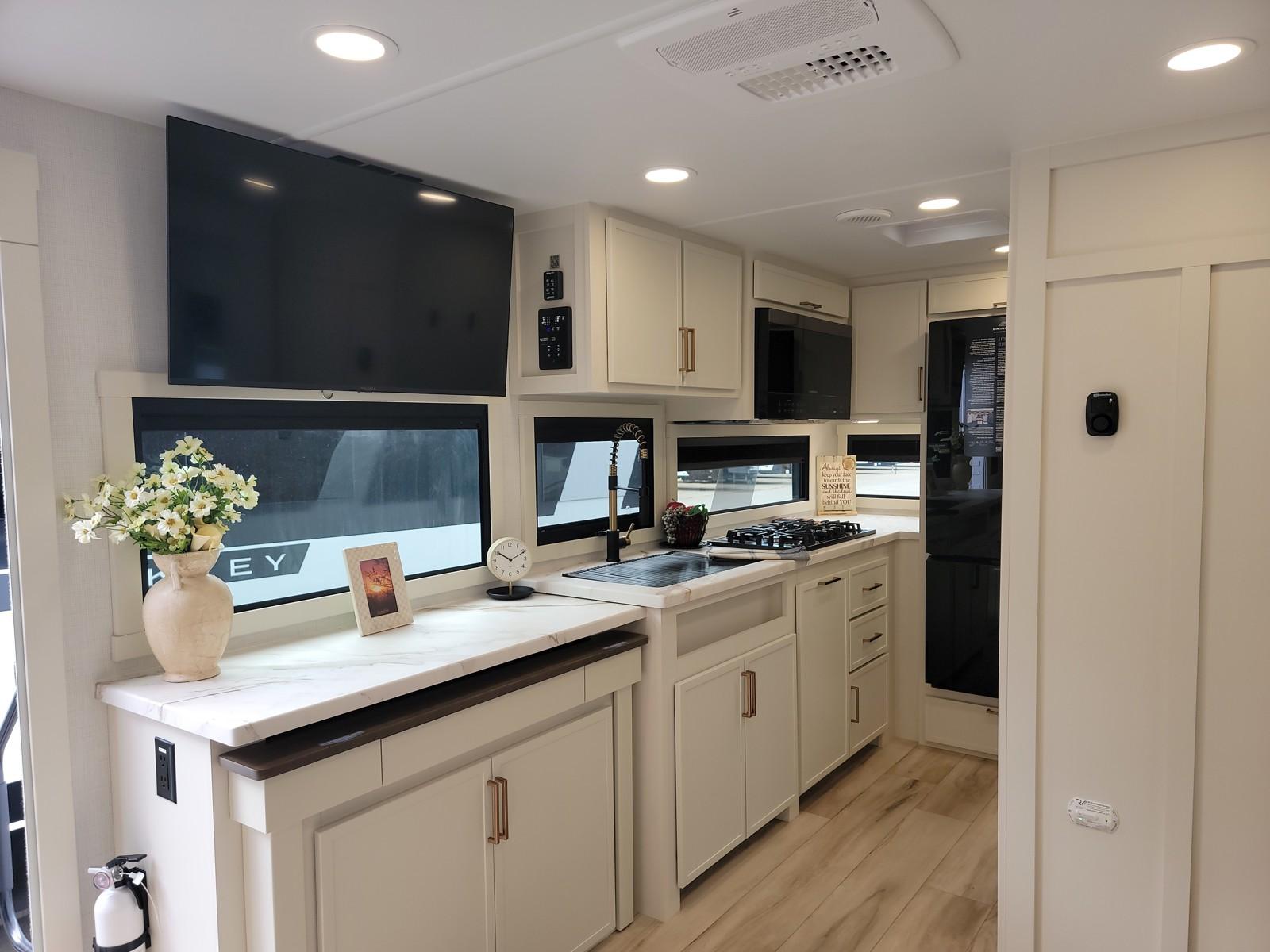 2026 Brinkley RV 2026 Brinkley RV Model Ix - thumbnail 9