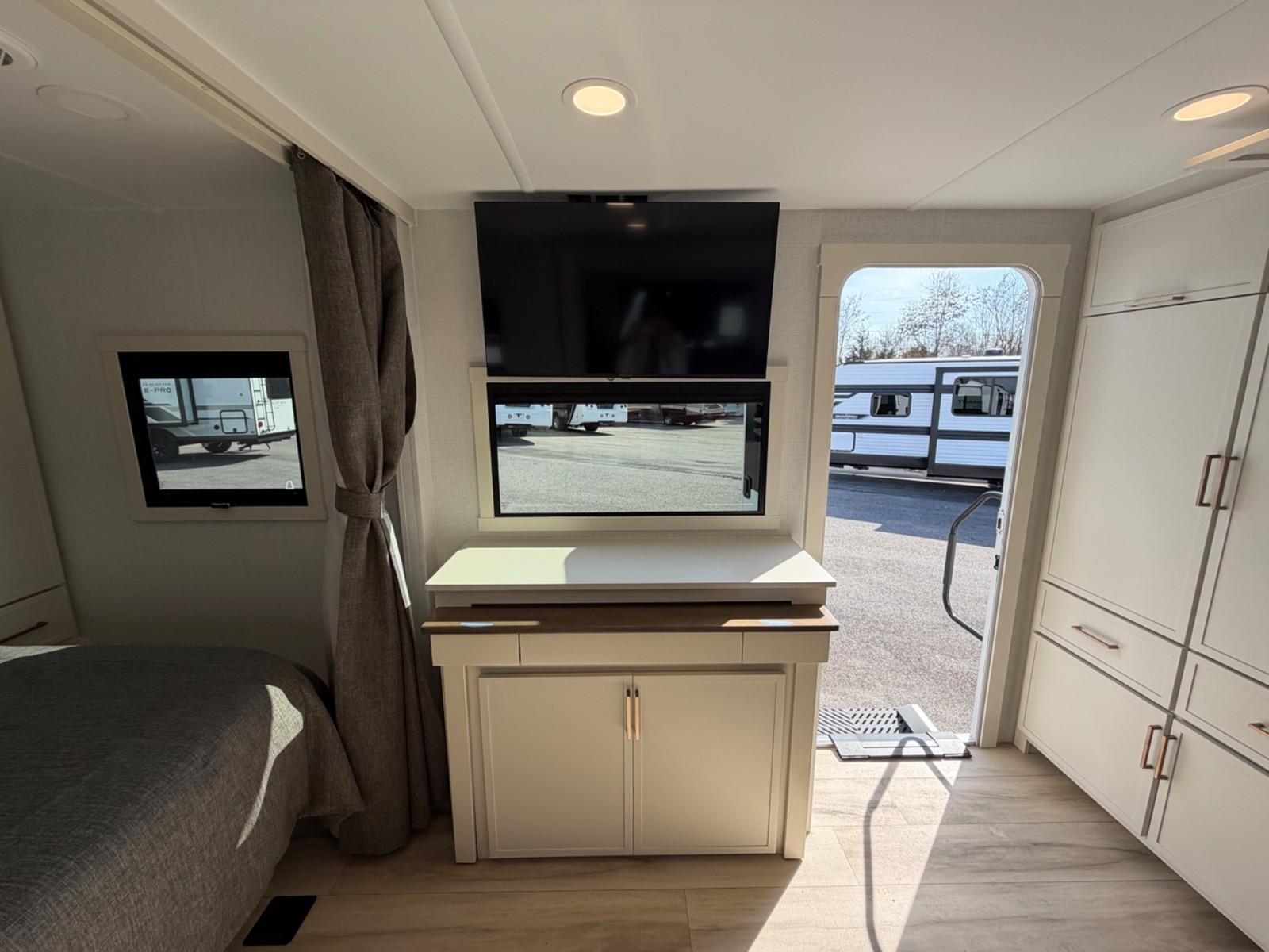 2026 Brinkley RV 2026 Brinkley RV Model IX - thumbnail 10