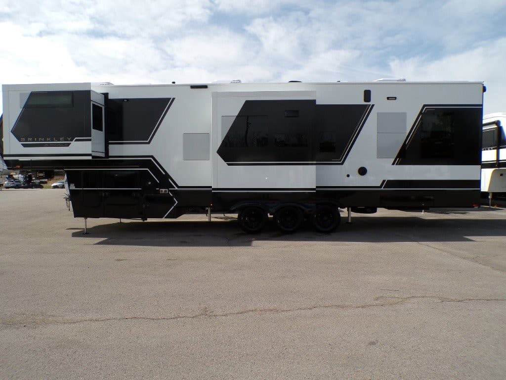 2026 Brinkley 2026 Brinkley Model G - thumbnail 6