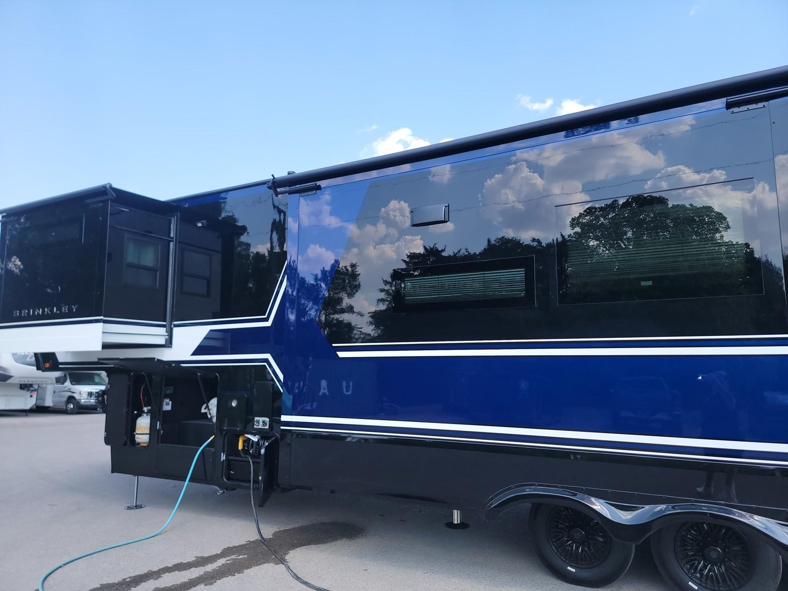 2026 Brinkley 2026 Brinkley Model G - thumbnail 4