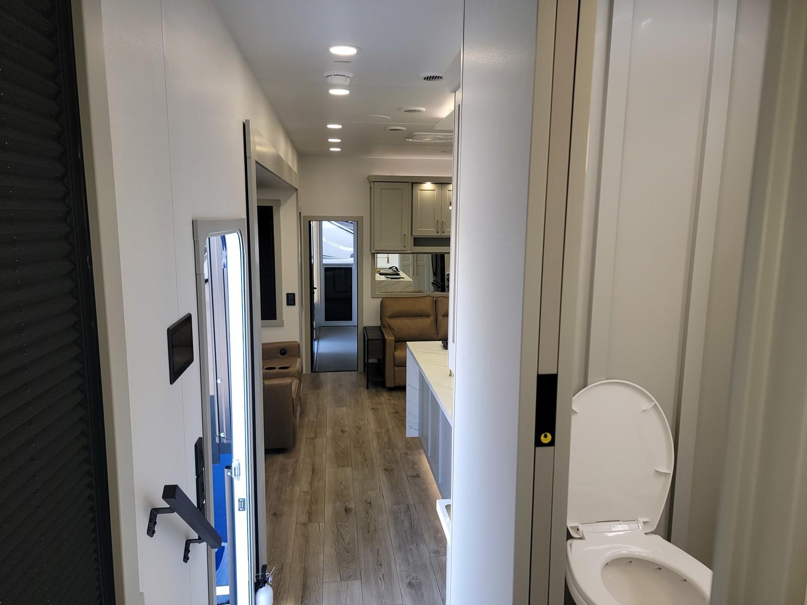 2026 Brinkley 2026 Brinkley Model G - thumbnail 9