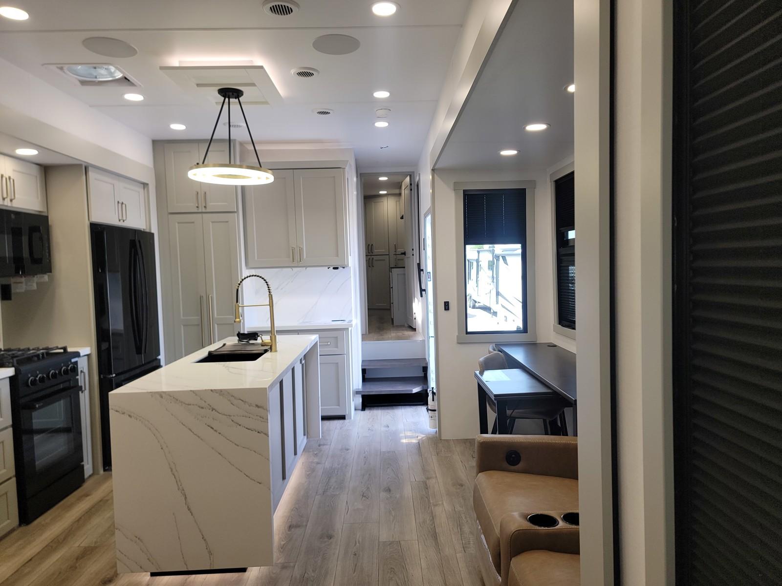 2026 Brinkley 2026 Brinkley Model G - thumbnail 11