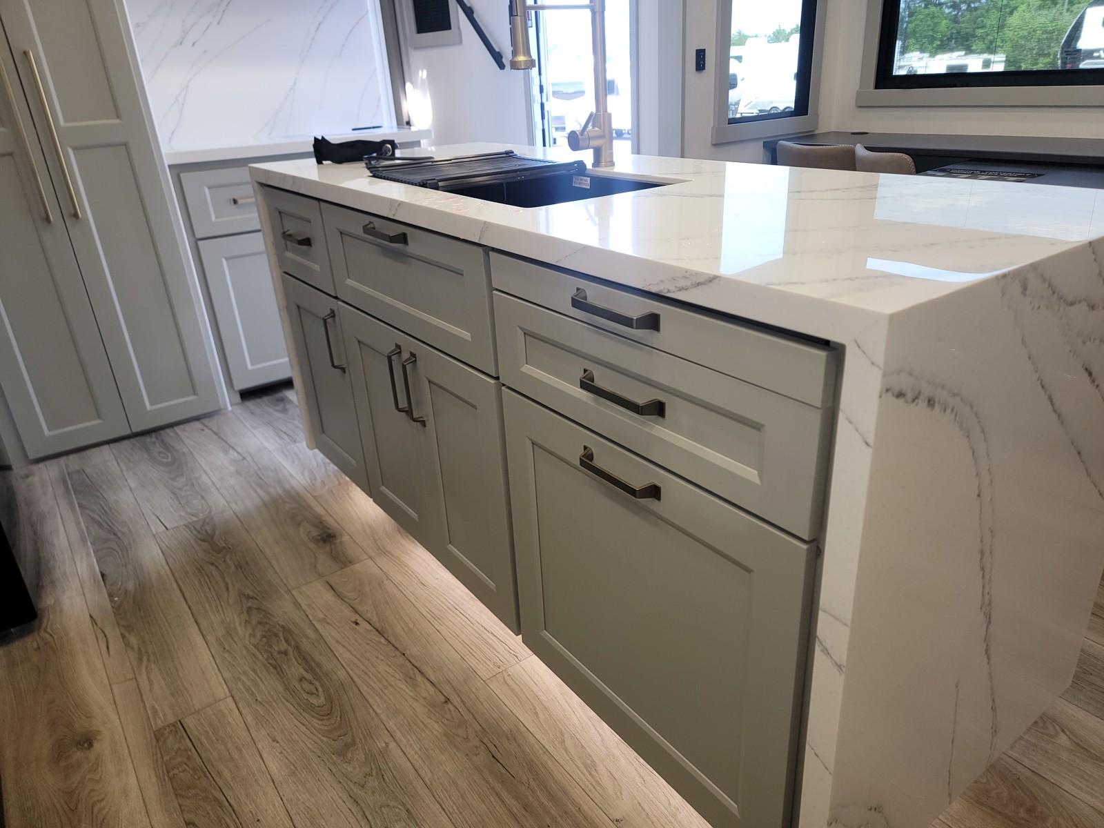 2026 Brinkley 2026 Brinkley Model G - thumbnail 23