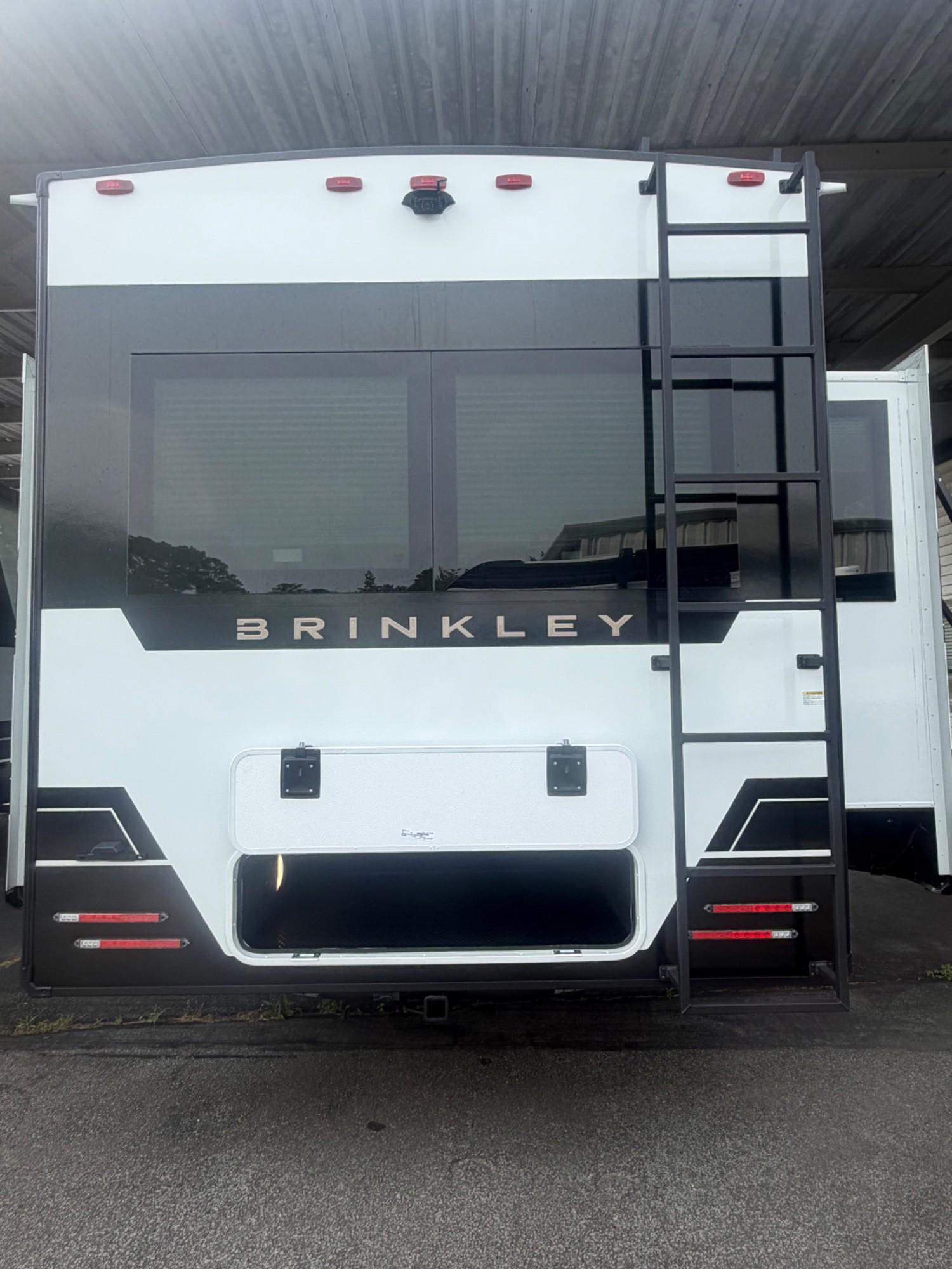 2027 Brinkley 2027 Brinkley Model Z Air - thumbnail 6