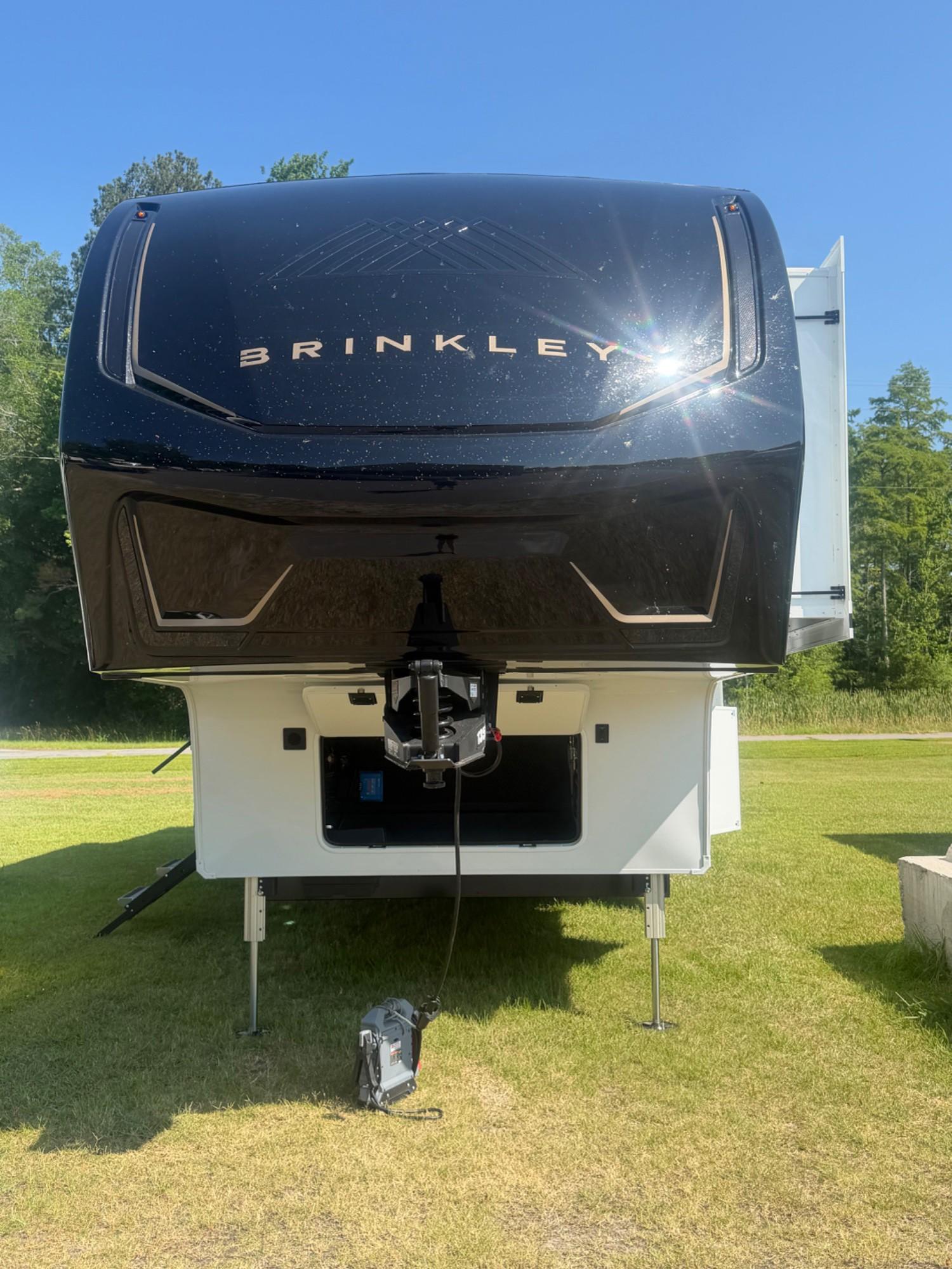 2027 Brinkley 2027 Brinkley Z - thumbnail 3