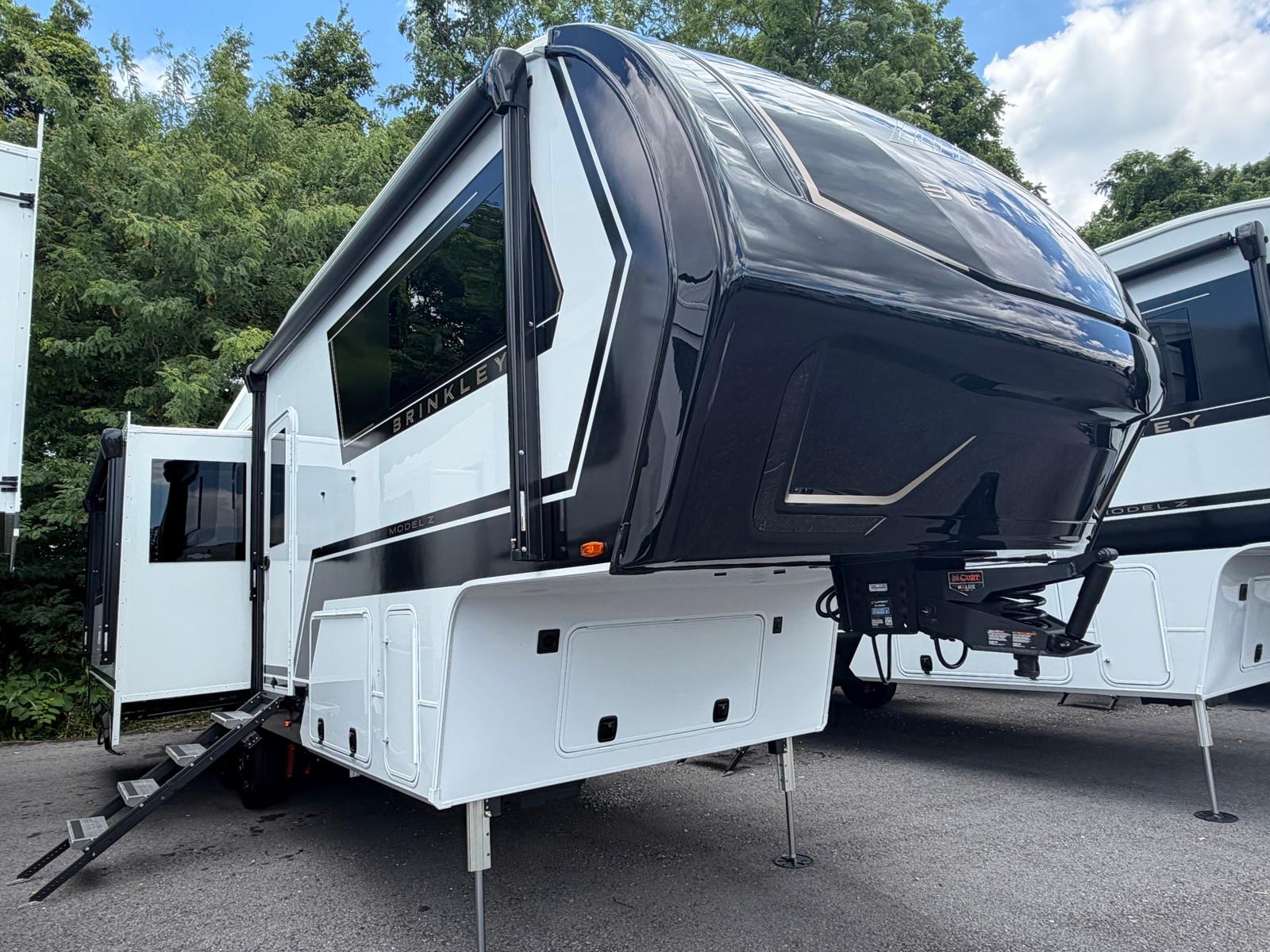 2027 Brinkley Model Z 2900