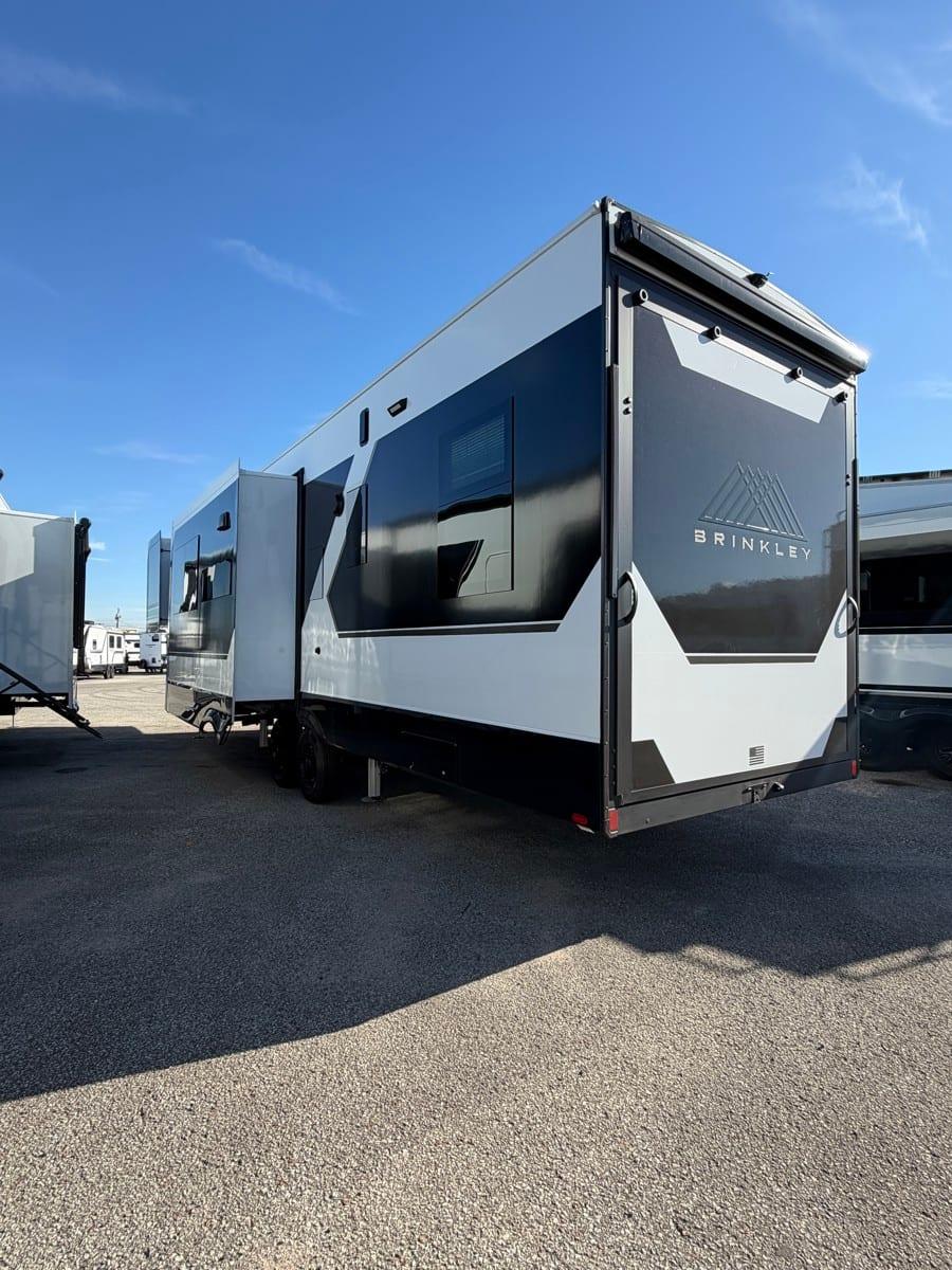 2027 Brinkley RV 2027 Brinkley RV Model Gx - thumbnail 7