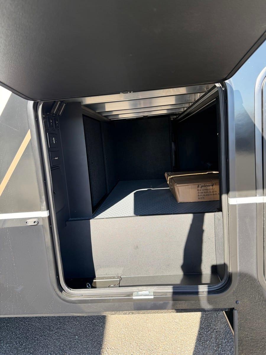 2027 Brinkley RV 2027 Brinkley RV Model Gx - thumbnail 10