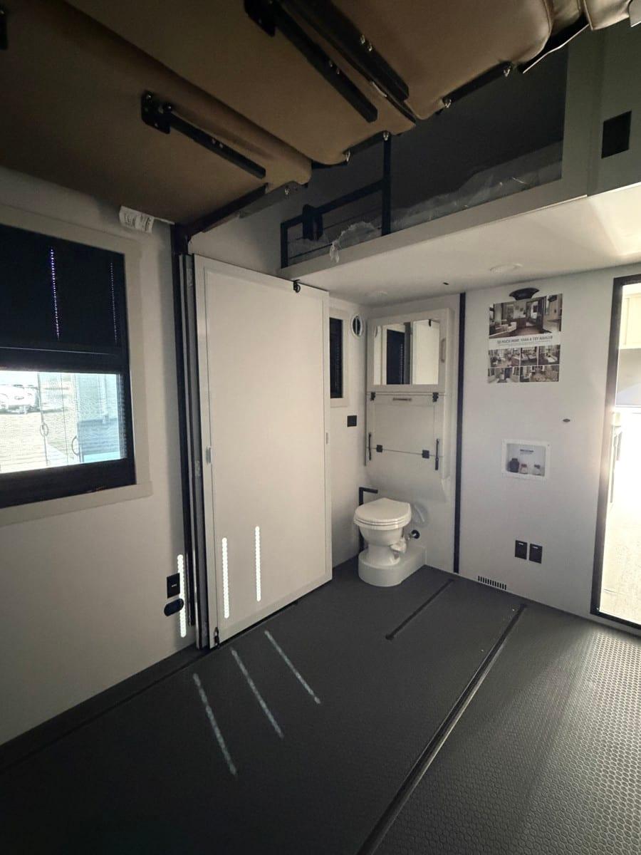 2027 Brinkley RV 2027 Brinkley RV Model Gx - thumbnail 18