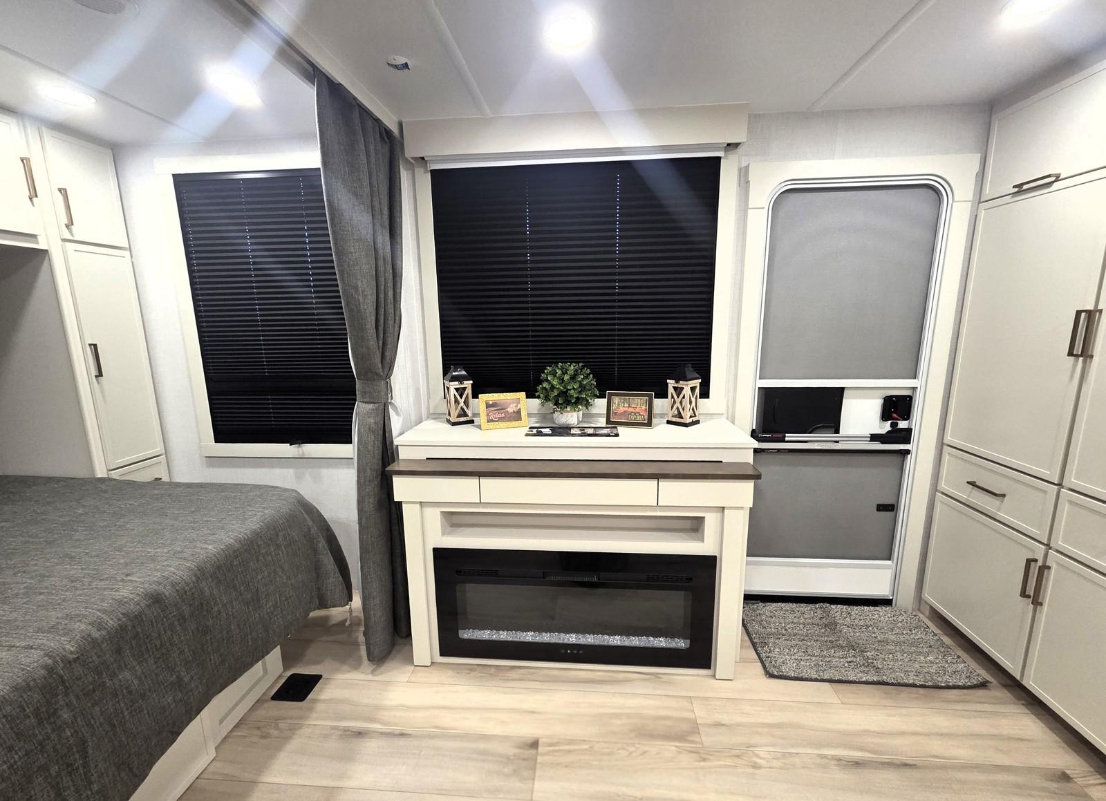 2027 Brinkley RV 2027 Brinkley RV Model I - thumbnail 7