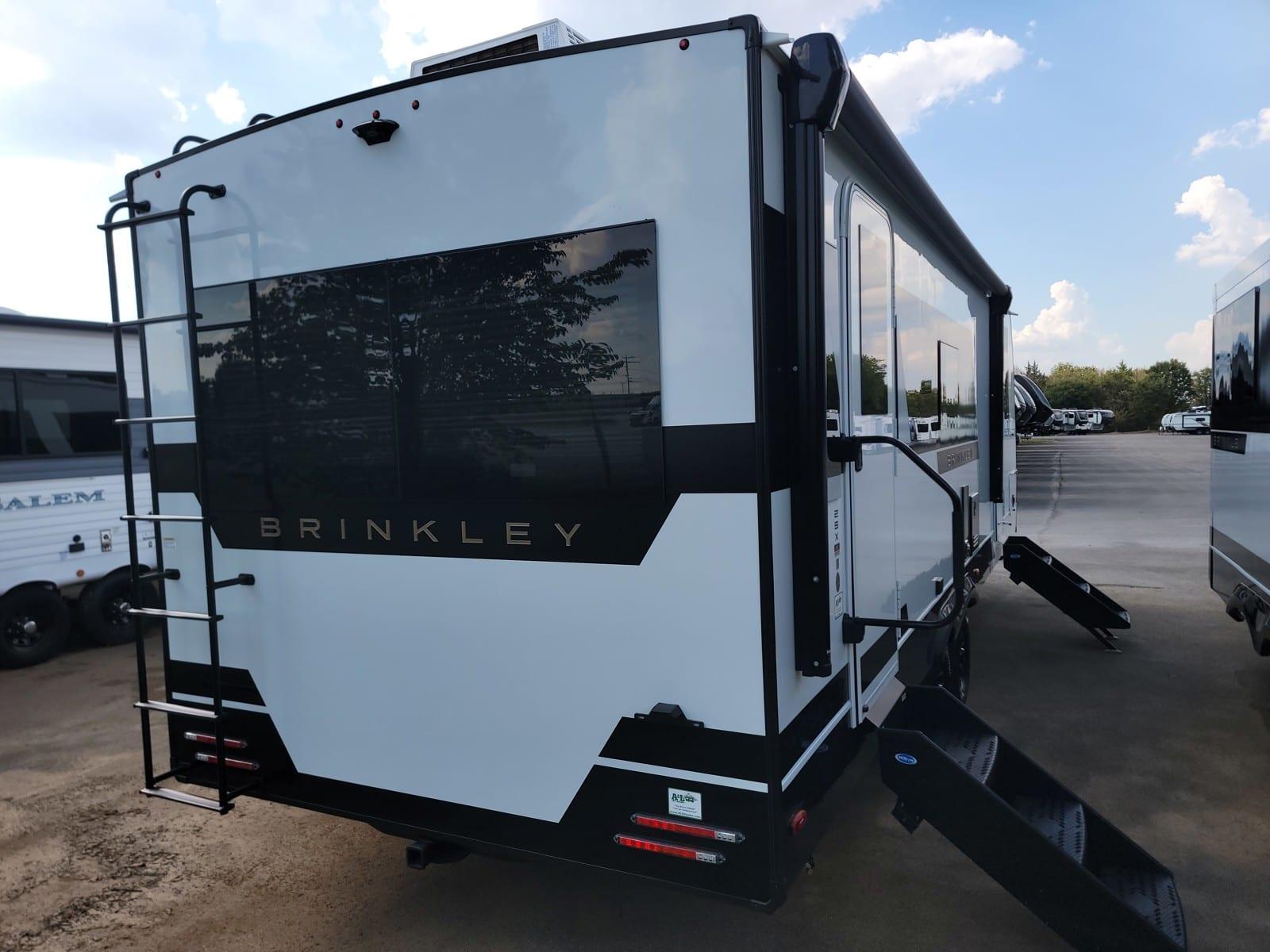 2027 Brinkley 2027 Brinkley Model Ix - thumbnail 5