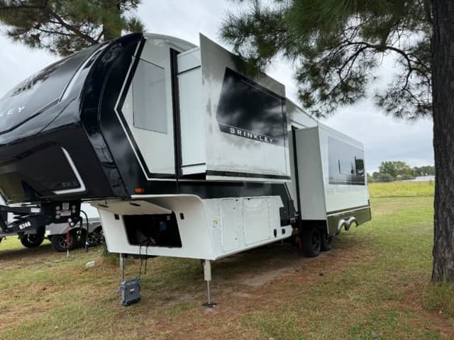 2026 Brinkley RV 2026 Brinkley RV Model Z - thumbnail 4
