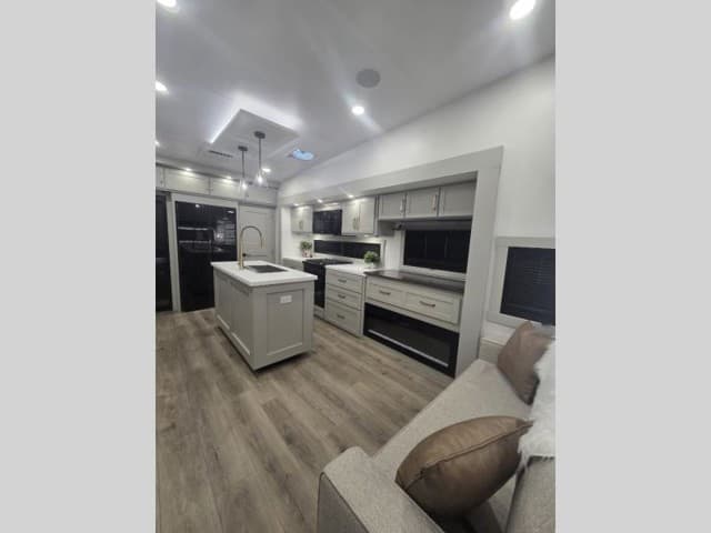 2026 Brinkley RV 2026 Brinkley RV Model Z - thumbnail 8