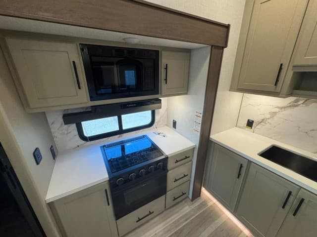 2026 Keystone RV 2026 Keystone RV Cougar Half Ton - thumbnail 25