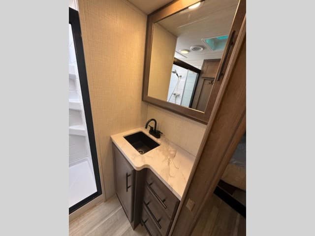 2026 Keystone RV 2026 Keystone RV Cougar Half Ton - thumbnail 32