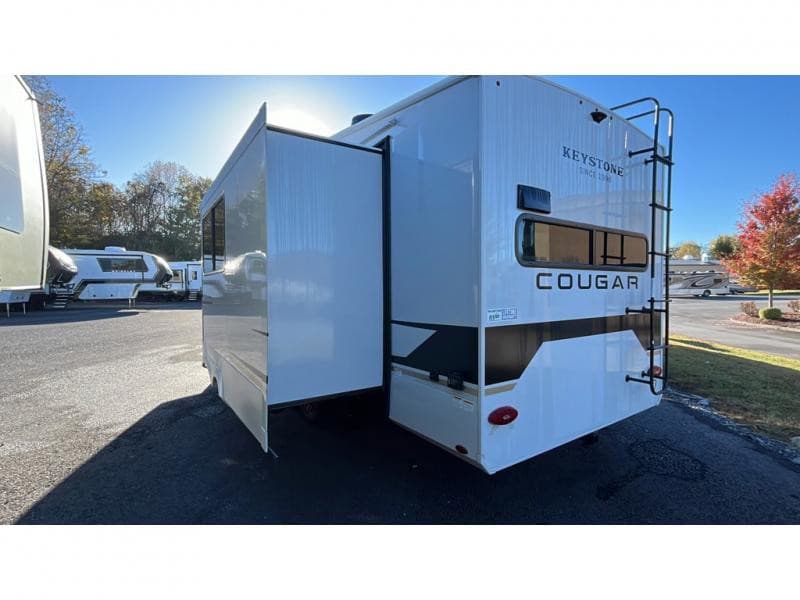 2026 Keystone 2026 Keystone Cougar Half Ton - thumbnail 4