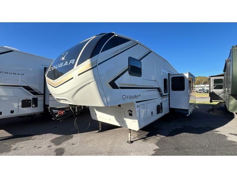 2026 Keystone 2026 Keystone Cougar Half Ton - thumbnail 5