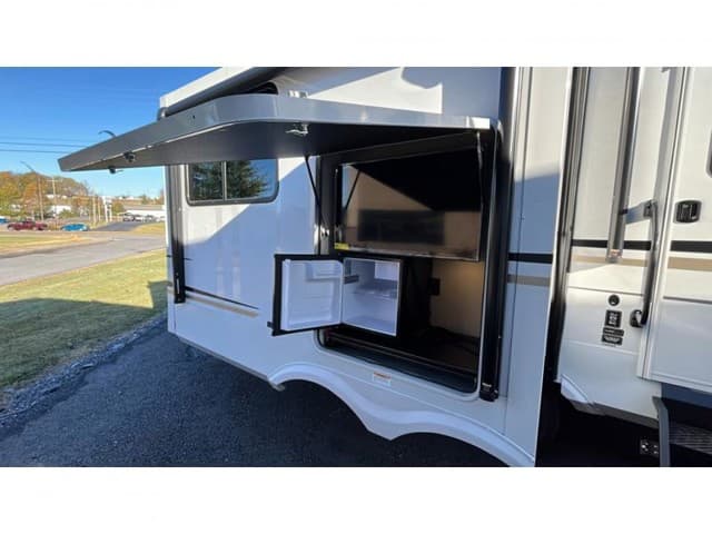 2026 Keystone RV 2026 Keystone RV Cougar Half Ton - thumbnail 9