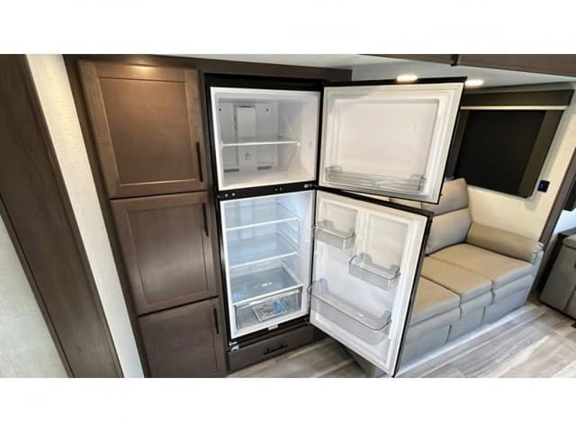 2026 Keystone RV 2026 Keystone RV Cougar Half Ton - thumbnail 13