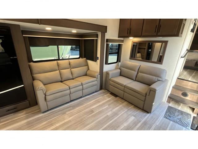 2026 Keystone RV 2026 Keystone RV Cougar Half Ton - thumbnail 16