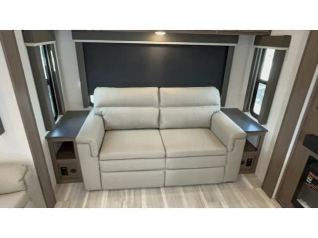 2026 Keystone RV 2026 Keystone RV Cougar Half Ton - thumbnail 13