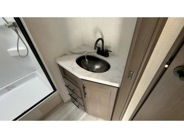 2026 Keystone RV 2026 Keystone RV Cougar Half Ton - thumbnail 19