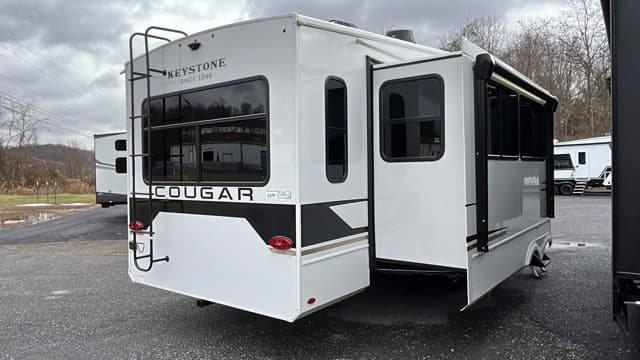 2026 Keystone RV 2026 Keystone RV Cougar Half Ton - thumbnail 3