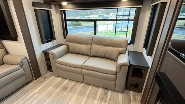 2026 Keystone RV 2026 Keystone RV Cougar Half Ton - thumbnail 13