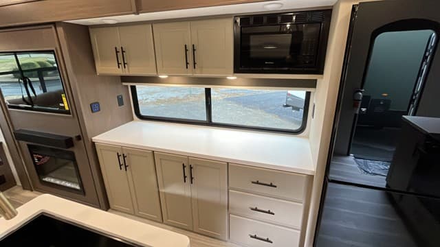 2026 Keystone RV 2026 Keystone RV Cougar Half Ton - thumbnail 16