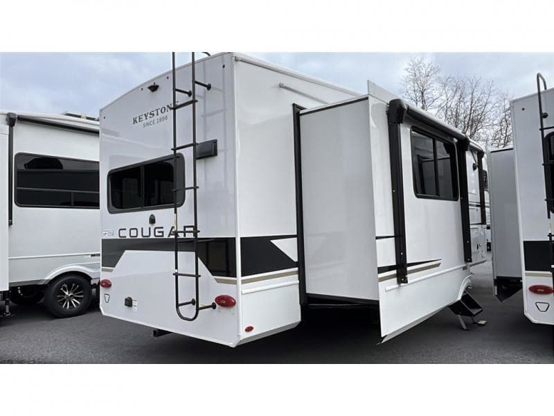 2026 Keystone 2026 Keystone Cougar Half Ton - thumbnail 3