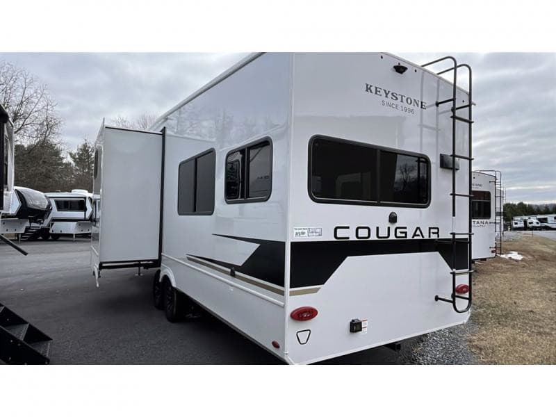 2026 Keystone 2026 Keystone Cougar Half Ton - thumbnail 4