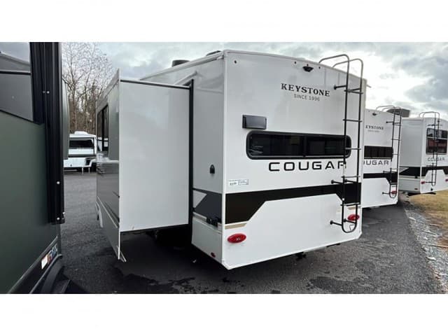 2026 Keystone RV 2026 Keystone RV Cougar Half Ton - thumbnail 4