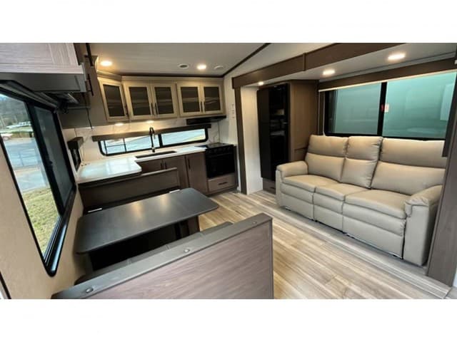 2026 Keystone RV 2026 Keystone RV Cougar Half Ton - thumbnail 11