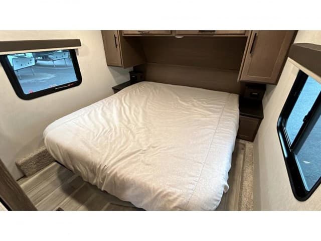 2026 Keystone RV 2026 Keystone RV Cougar Half Ton - thumbnail 18